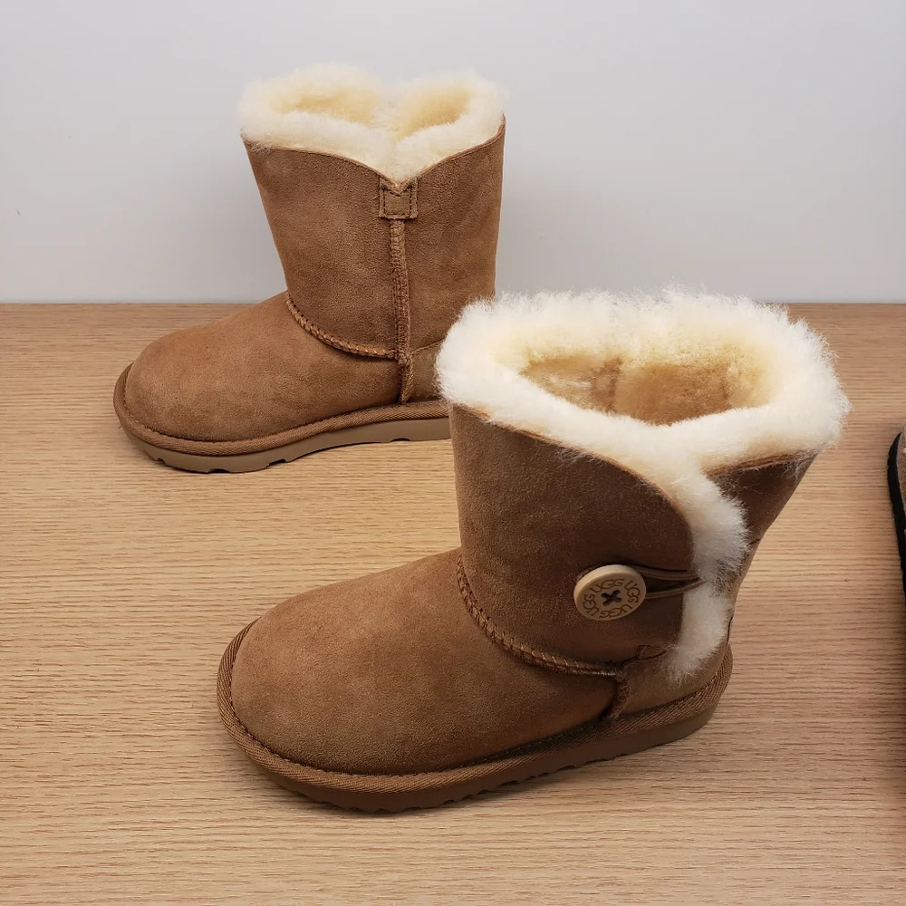 Ugg Bailey Button Boot Chestnut New in box